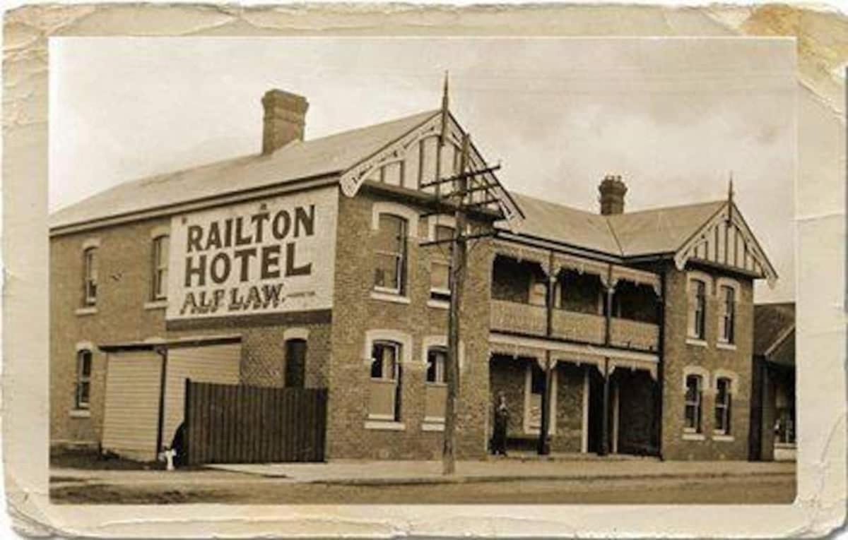 Railton Hotel - Heritage Pub Accommodation Exterior photo